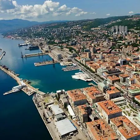 Deluxe Marina With A Private Parking
