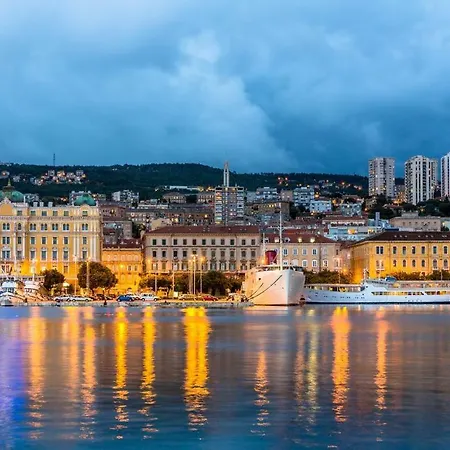 Apartament Deluxe Marina With A Private Parking *