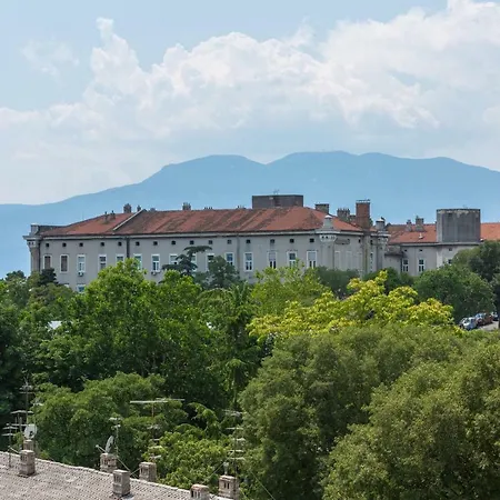 Apartament Deluxe Marina With A Private Parking