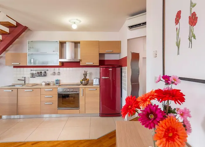 Deluxe Marina With A Private Parking Apartament *